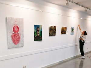 Mia Remi en expo artistas Horta